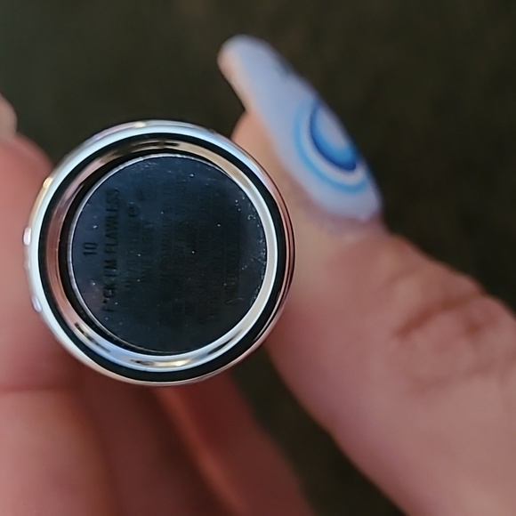 Concealer - Picture 3 of 4